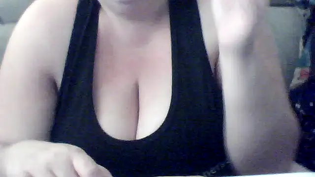 Snapshot of Valendra_ chatting on 10-12-25, 07:29 Valendra online show from 10-12-25, 07:29