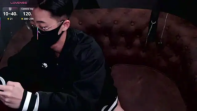 Snapshot of asiantwinkz chatting on 11-22-25, 11:42 asiantwinkz online show from 11-22-25, 11:42