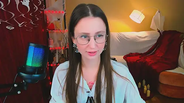 YourLovellyStory online show from 10-27-25, 04:22