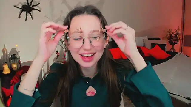 YourLovellyStory online show from 10-31-25, 09:21