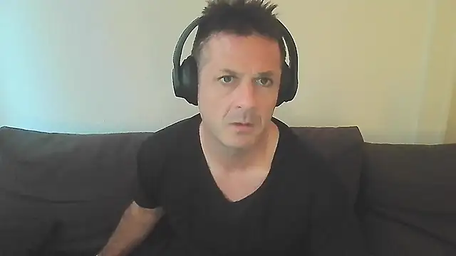Snapshot of SwimAround2025 chatting on 07-22-26, 07:05 SwimAround2025 online show from 07-22-26, 07:05