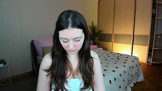 AlluringLookk online show from 06-24-26, 04:39