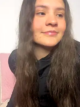 Snapshot of Emilyybennet_ chatting on 10-15-25, 12:33 Emilyybennet  online show from 10-15-25, 12:33