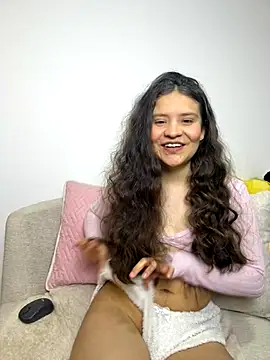 Snapshot of Emilyybennet_ chatting on 10-19-25, 12:11 Emilyybennet  online show from 10-19-25, 12:11