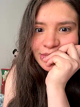 Emilyybennet  online show from 11-18-25, 09:30