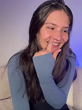 Snapshot of Emilyybennet_ chatting on 06-30-26, 12:33 Emilyybennet online show from 06-30-26, 12:33