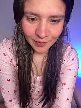 Snapshot of Emilyybennet_ chatting on 07-29-26, 02:32 Emilyybennet online show from 07-29-26, 02:32