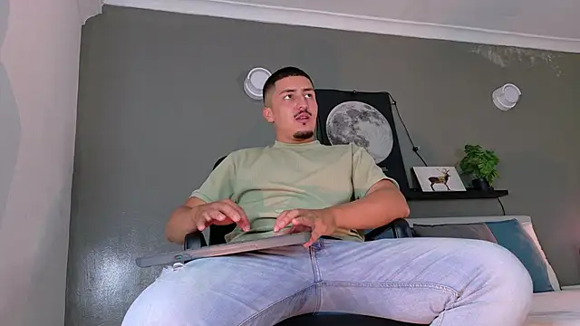 MrFox   online show from 10-27-25, 07:29