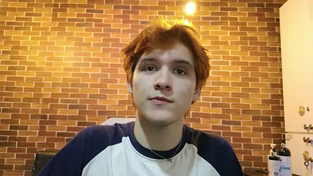 Snapshot of oliver_big19 chatting on 10-17-25, 11:35 oliver big19 online show from 10-17-25, 11:35
