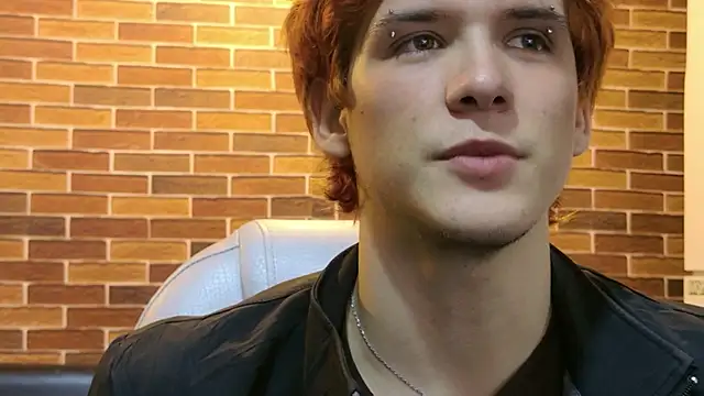 Snapshot of oliver_big19 chatting on 10-20-25, 11:43 oliver big19 online show from 10-20-25, 11:43