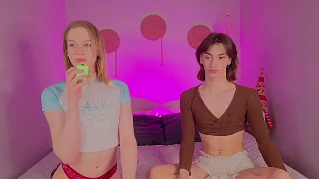 Snapshot of Olivia-Pink chatting on 01-10-26, 09:30 Olivia-Pink online show from 01-10-26, 09:30