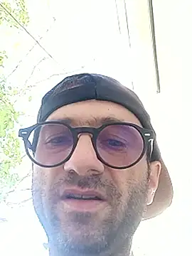 Snapshot of vasgabri chatting on 10-29-25, 10:17 vasgabri online show from 10-29-25, 10:17