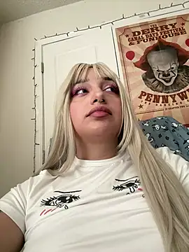 CharmingMaddie online show from 04-14-26, 04:46