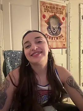 CharmingMaddie online show from 04-18-26, 05:11