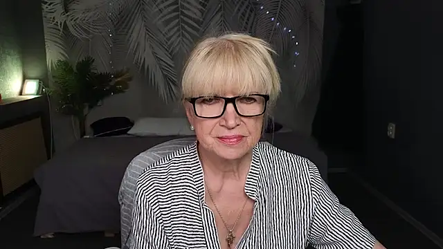 Snapshot of Sabina_Ros chatting on 09-26-25, 07:23 Sabina Ros online show from 09-26-25, 07:23