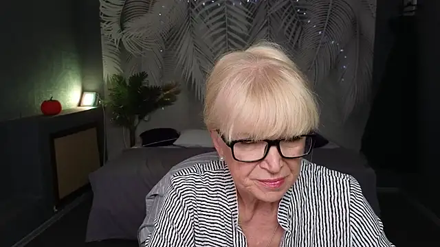Snapshot of Sabina_Ros chatting on 09-27-25, 07:13 Sabina Ros online show from 09-27-25, 07:13