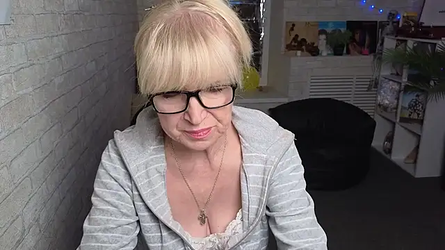 Snapshot of Sabina_Ros chatting on 09-30-25, 07:24 Sabina Ros online show from 09-30-25, 07:24