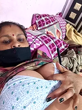 Love-pari077 online show from 02-01-26, 02:59