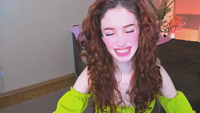 ChristinaConteeree online show from 04-18-26, 07:07