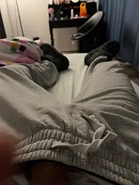 Frankieyyy1 online show from 12-04-25, 08:17