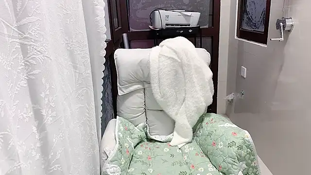 Snapshot of mmm6660 chatting on 11-10-25, 02:16 mmm6660 online show from 11-10-25, 02:16