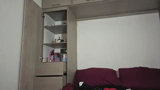 Candela    online show from 04-12-26, 02:49