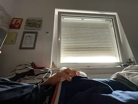 xmilolivex online show from 04-14-26, 10:32