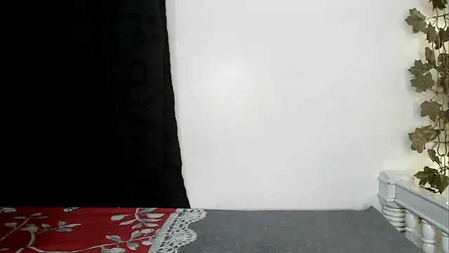 angelainparis28 online show from 09-18-25, 06:26