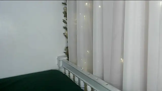 angelainparis28 online show from 09-21-25, 04:03