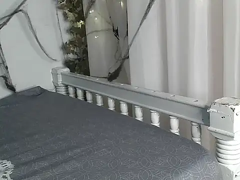 angelainparis28 online show from 10-31-25, 05:19