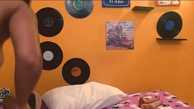 meisevil77 online show from 12-02-25, 02:17