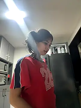 lynn9000 online show from 10-29-25, 03:20