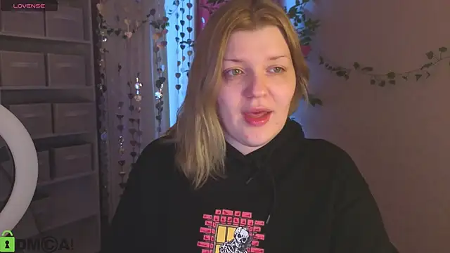 Michele Greenn online show from 03-15-26, 01:11