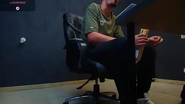 EnzoRace online show from 10-06-25, 04:54