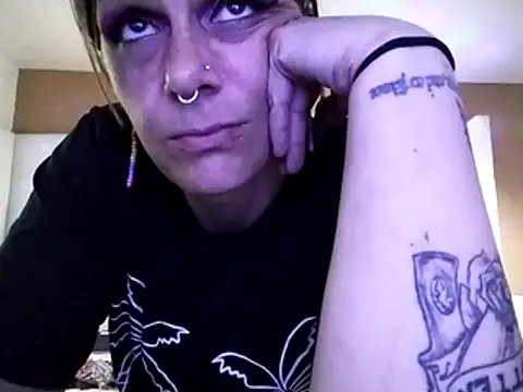 SparklesB1tch online show from 05-18-26, 08:25