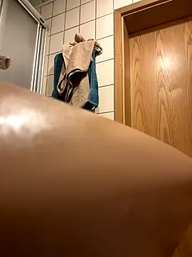 Snapshot of irimiea1729 chatting on 11-29-25, 08:34 irimiea1729 online show from 11-29-25, 08:34