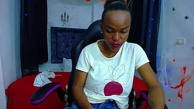 mia  thomson  online show from 11-05-25, 12:38