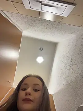 Snapshot of KittyQueeny chatting on 12-22-25, 11:07 KittyQueeny online show from 12-22-25, 11:07