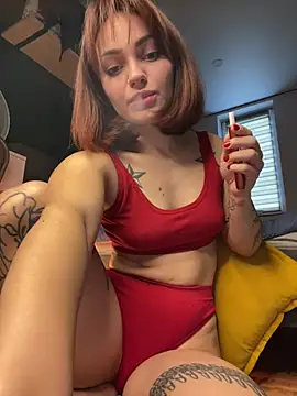 Snapshot of SaraLow chatting on 01-15-26, 07:02 SaraLow online show from 01-15-26, 07:02