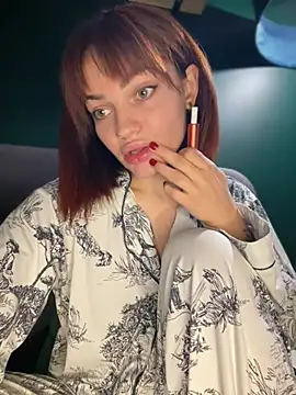 Snapshot of SaraLow chatting on 01-19-26, 05:55 SaraLow online show from 01-19-26, 05:55