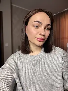 Snapshot of SaraLow chatting on 03-16-26, 10:30 SaraLow online show from 03-16-26, 10:30