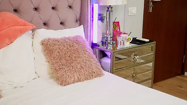 JenniferLovve online show from 04-08-26, 03:28