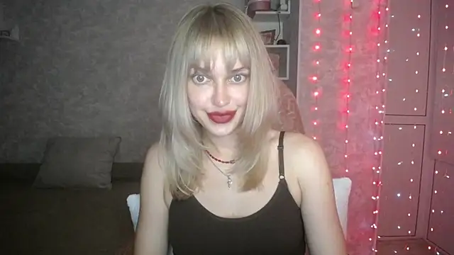 Snapshot of NickyAdamidi chatting on 09-08-25, 05:23 NickyAdamidi online show from 09-08-25, 05:23