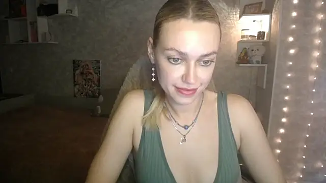 Snapshot of NickyAdamidi chatting on 10-11-25, 05:11 NickyAdamidi online show from 10-11-25, 05:11
