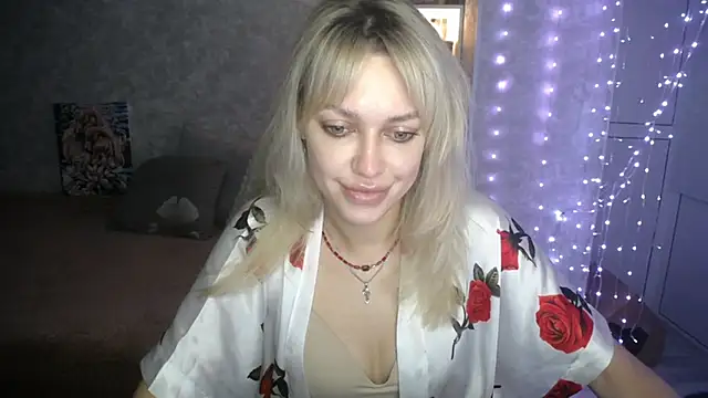 Snapshot of NickyAdamidi chatting on 11-04-25, 03:11 NickyAdamidi online show from 11-04-25, 03:11