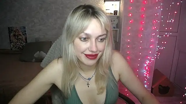 Snapshot of NickyAdamidi chatting on 11-05-25, 04:51 NickyAdamidi online show from 11-05-25, 04:51