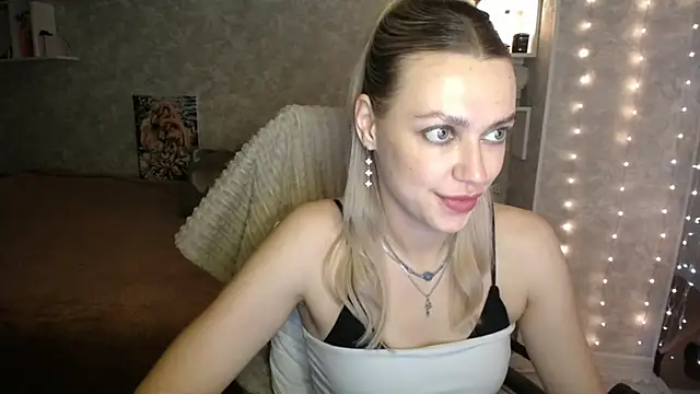 Snapshot of NickyAdamidi chatting on 11-16-25, 03:50 NickyAdamidi online show from 11-16-25, 03:50