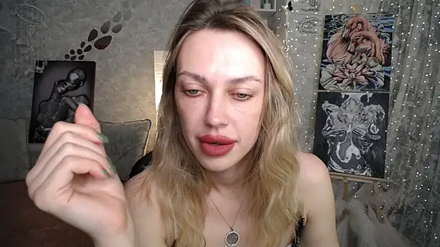 Snapshot of NickyAdamidi chatting on 06-10-26, 10:41 NickyAdamidi online show from 06-10-26, 10:41