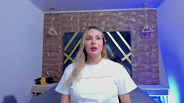 Emmaa white  online show from 04-08-26, 05:13