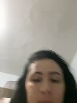 Snapshot of IvettSt_ chatting on 10-23-25, 04:34 IvettSt online show from 10-23-25, 04:34